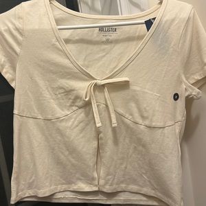 *NEW* Yellow hollister baby tee